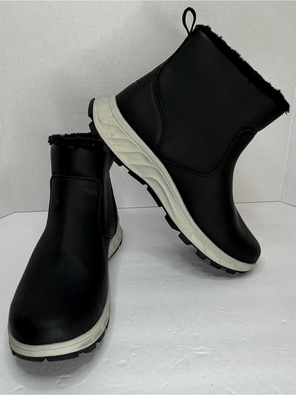 Khombu Black Faux Fur Lined Weather Ankle Boots Zip Size 9 NWT